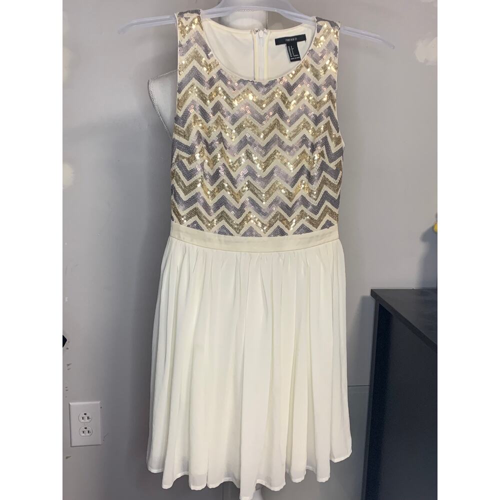 Gold and Silver Chevron dress - Picture 3 of 4
